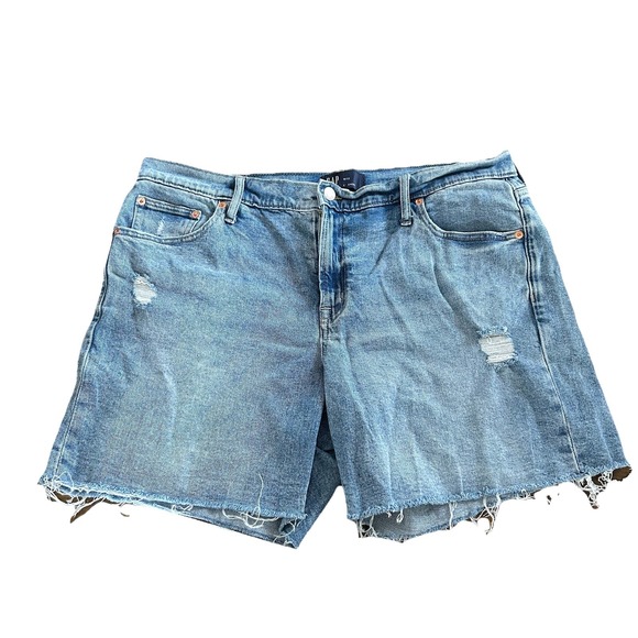 GAP Pants - GAP Denim Women's 5" Short Mid Rise Light Wash Jean‎ Stretch Size 33 16